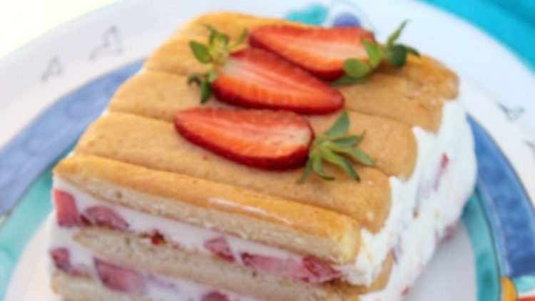 terrine de boudoirs aux fraises sans cuisson