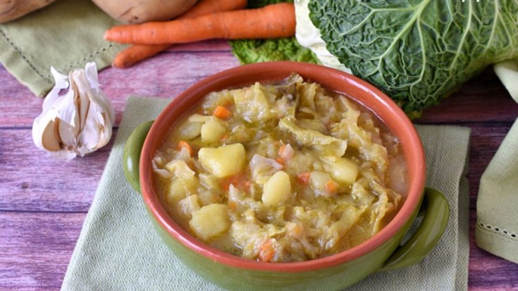 soupe au choux et aux pommes de terre