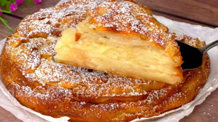 gâteau léger avec des pommes fondantes