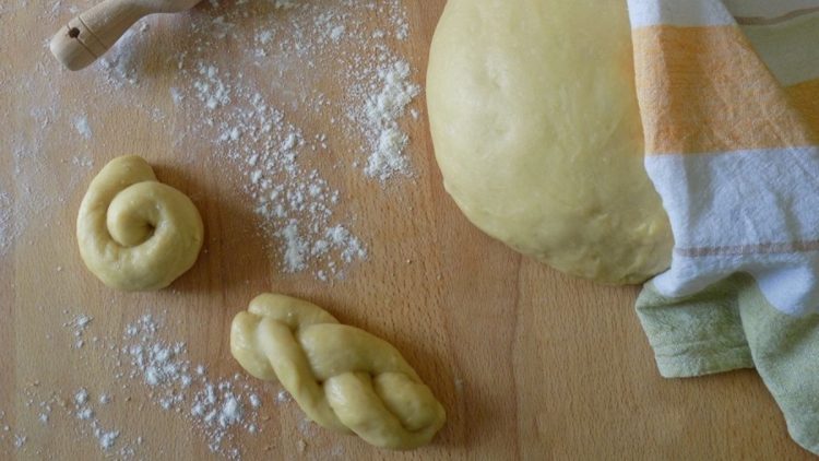 Pâte de base pour la brioche douce