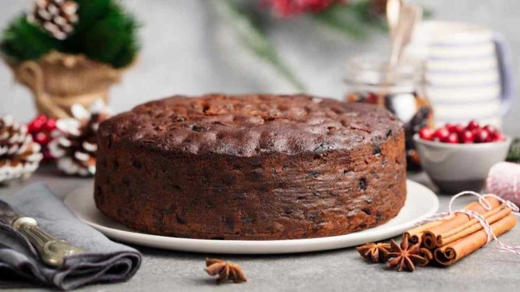 Gâteau aux raisins et aux fruits confits