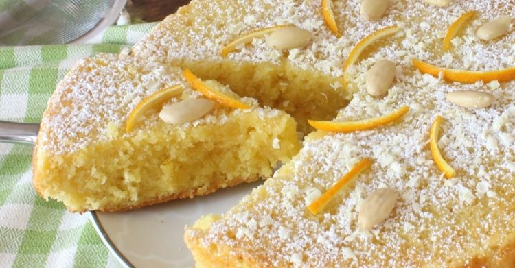 Torta caprese à l'orange et chocolat blanc