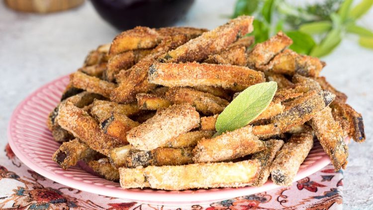 bâtonnets d’aubergine au parmesan  