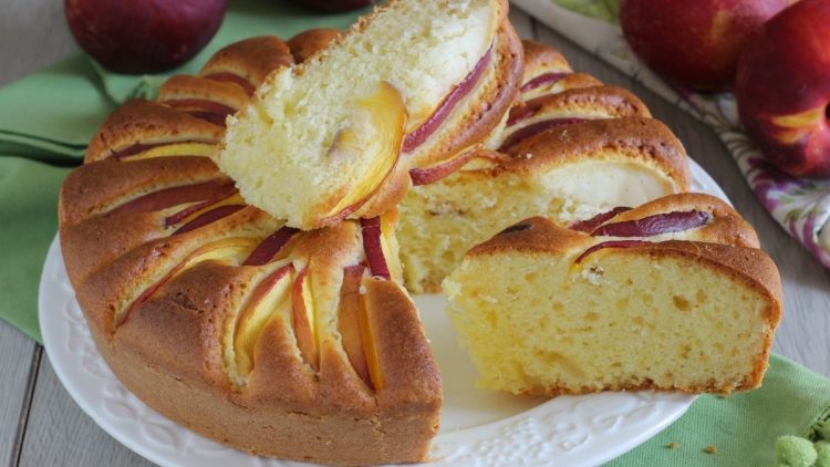 Gâteau aux pêches et yaourt grec