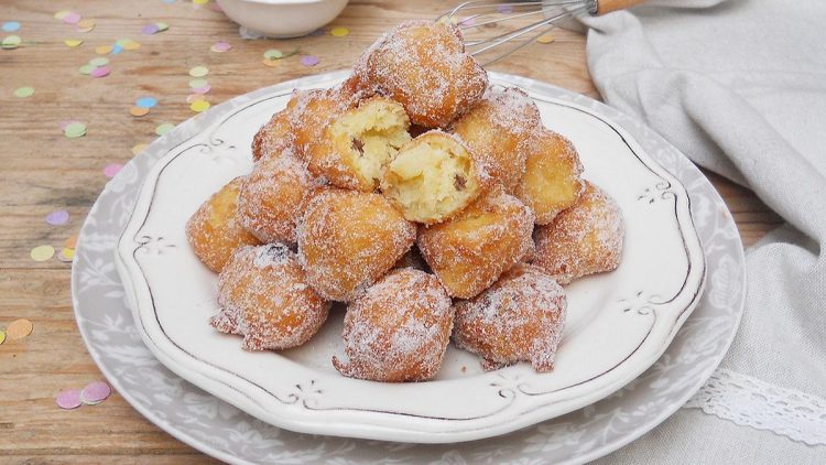 beignets moelleux aux pommes et raisins secs