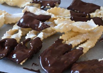 chiacchiere au chocolat