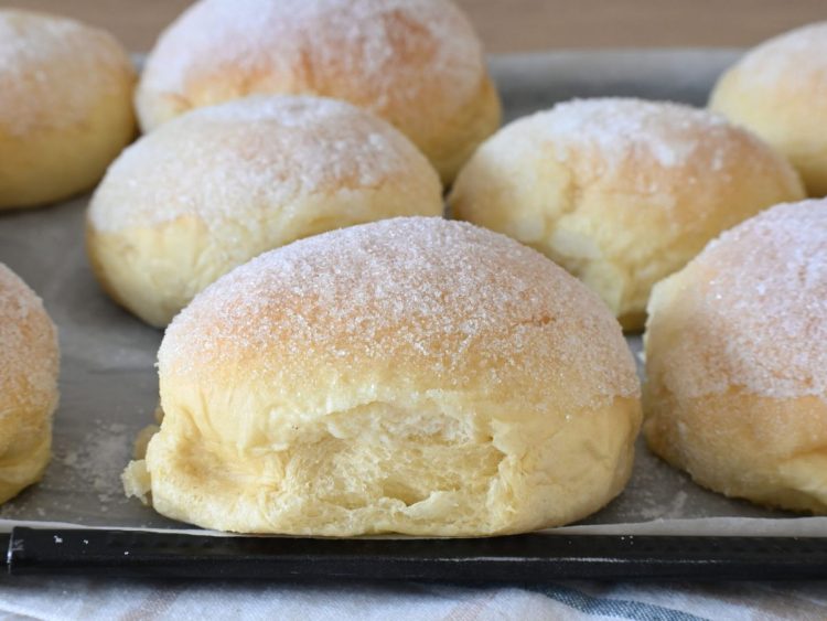 petites brioches au sucre