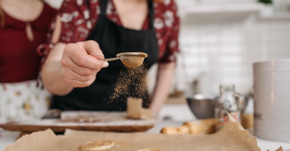 découvrez la préparation facile de cookies à la poudre d'amande, une recette gourmande et saine pour des biscuits savoureux et croustillants.