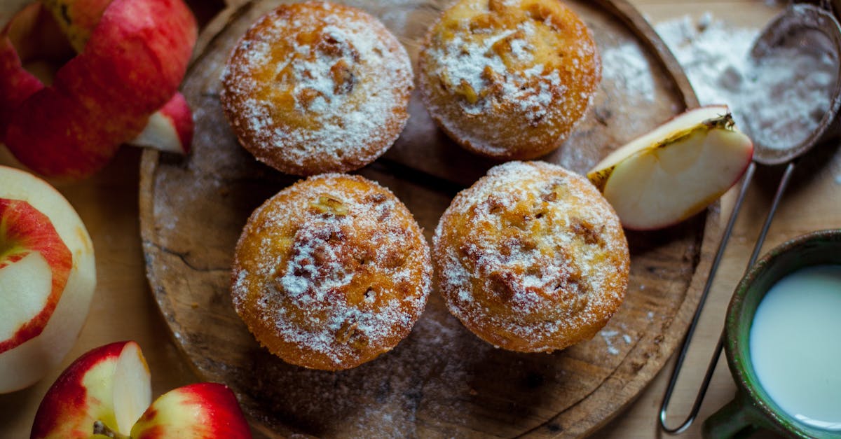 découvrez notre recette facile et délicieuse de muffins aux pommes, parfaits pour un goûter moelleux et savoureux.