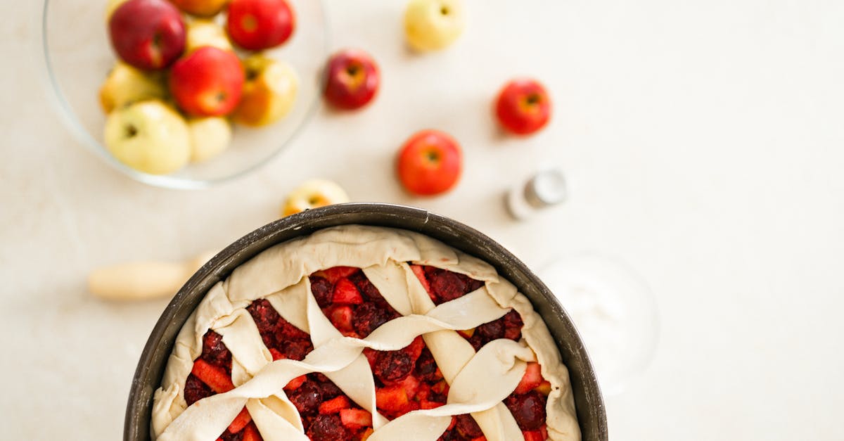 recette traditionnelle de la tarte aux pommes : une pâte croustillante garnie de pommes fondantes et parfumées, parfaite pour toutes les occasions.