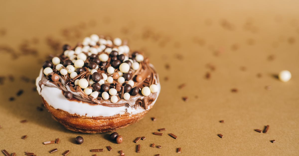 découvrez nos délicieuses donuts en pâte feuilletée aux pommes, un dessert gourmand et facile à préparer qui séduira toute la famille.