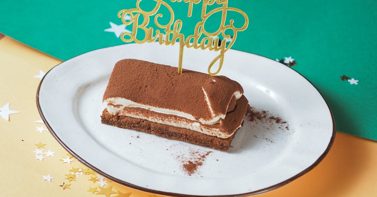 découvrez notre recette facile de gâteau tiramisu cuit au four, alliant la douceur du tiramisu traditionnel à la texture moelleuse d'un gâteau. parfait pour vos desserts gourmands !