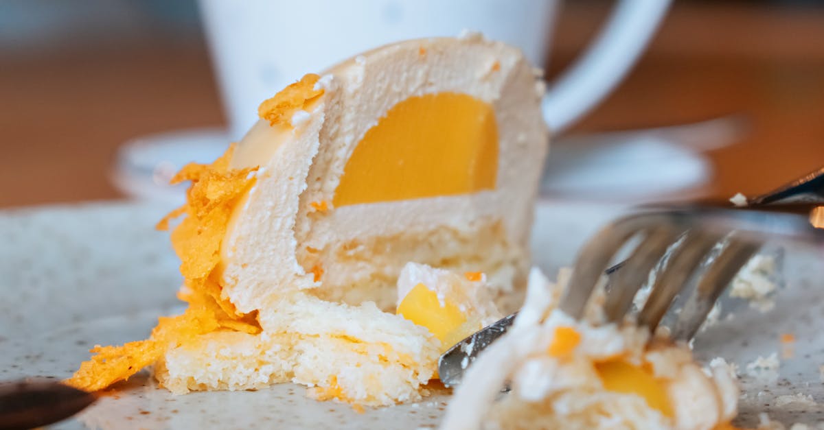 découvrez notre délicieuse mousse cake à la banane, un dessert léger et fruité parfait pour toutes les occasions.