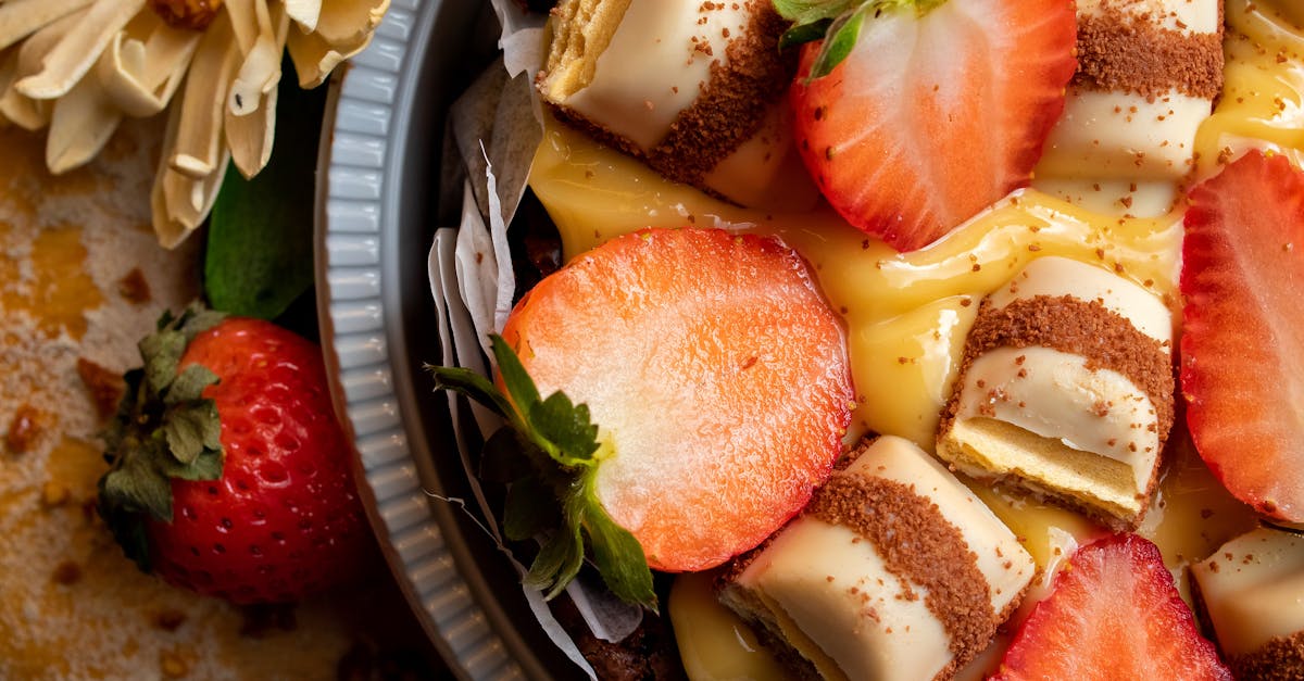 découvrez notre délicieuse tarte à la brioche et à la crème pâtissière, un dessert savoureux alliant douceur et gourmandise.