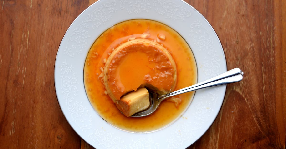 découvrez une recette facile et délicieuse de flan au chocolat sans utiliser de four, idéale pour une gourmandise rapide et réussie.