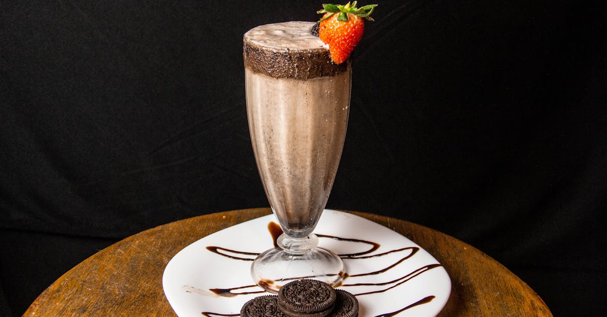 découvrez notre recette de milkshake au chocolat, onctueux et gourmand, parfait pour une pause sucrée et rafraîchissante.