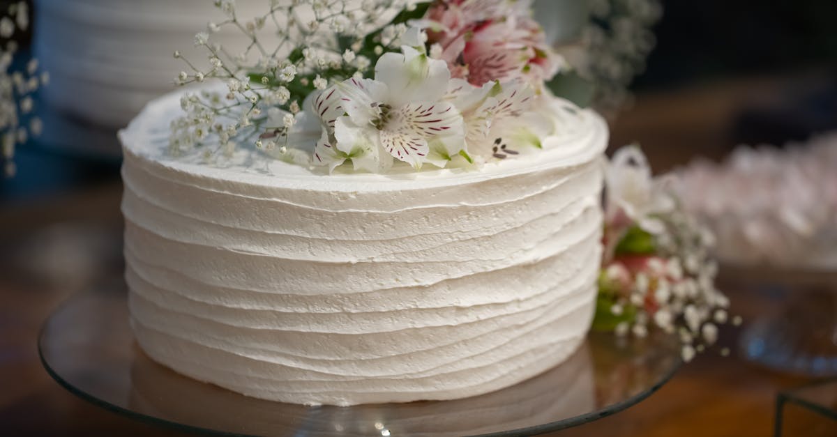 découvrez cloud cake, un gâteau léger et aérien qui fond délicieusement en bouche. parfait pour toutes vos occasions spéciales, alliant douceur et élégance.