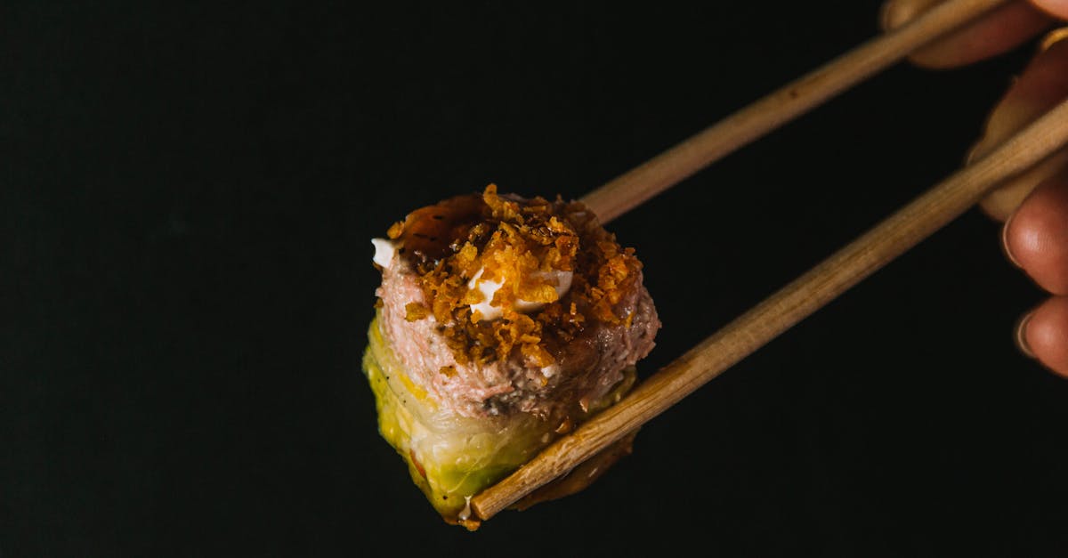 découvrez une recette délicieuse de veau froid accompagné d'une sauce au thon savoureuse, idéale pour un repas léger et raffiné.