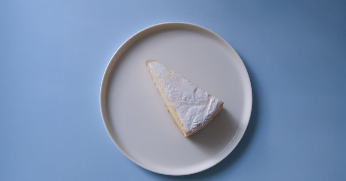 découvrez notre gâteau crémeux à la ricotta et au citron, une douceur légère et fraîche idéale pour toutes vos occasions.
