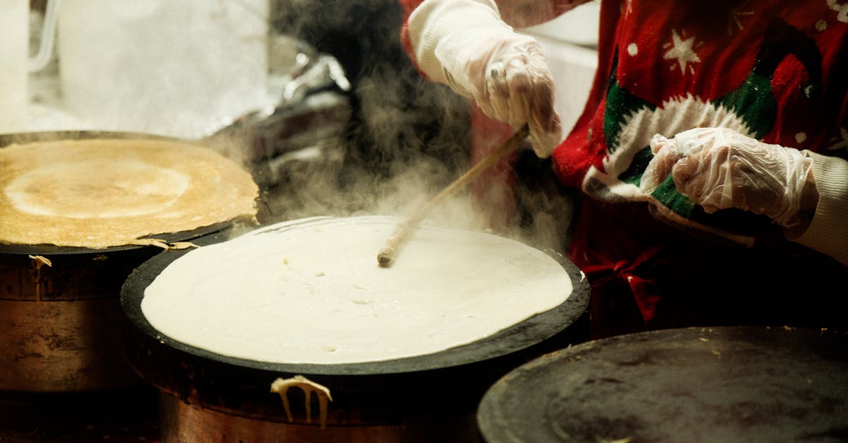 découvrez notre recette facile et rapide de pâte à crêpes pour des crêpes légères et savoureuses à chaque fois.