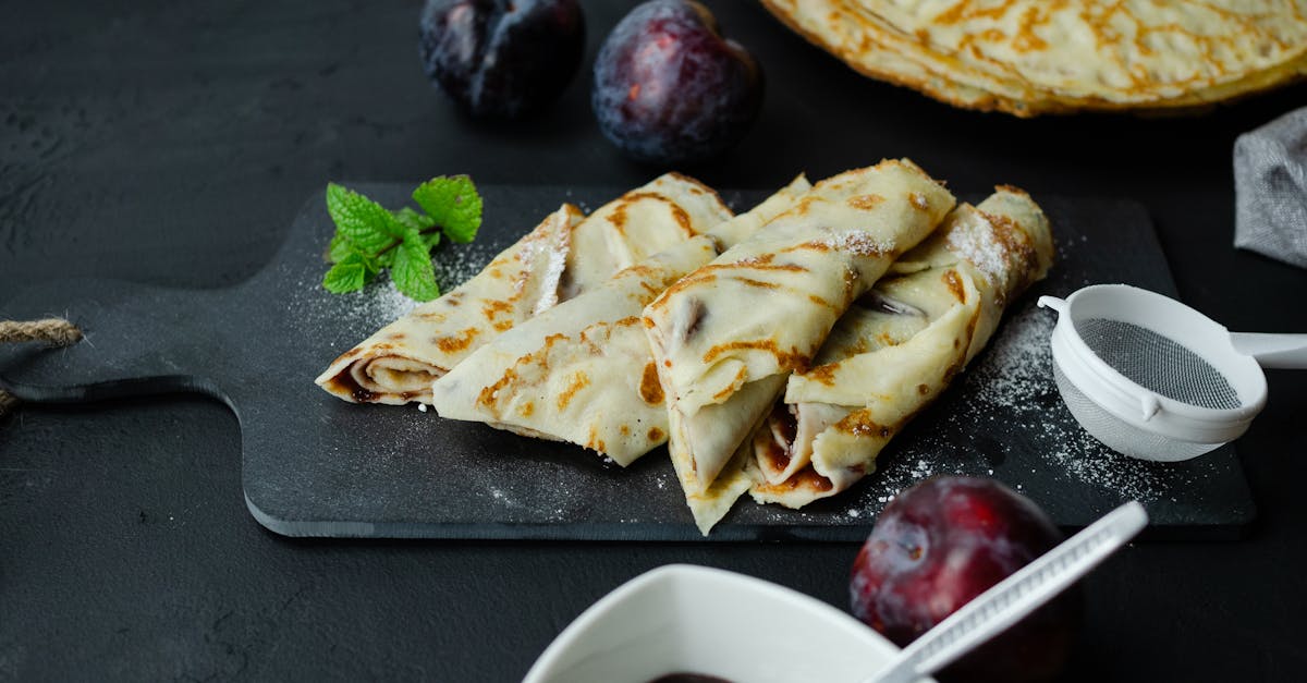 découvrez notre recette facile et rapide de pâte à crêpes légère et savoureuse, parfaite pour des crêpes délicieuses à chaque fois.