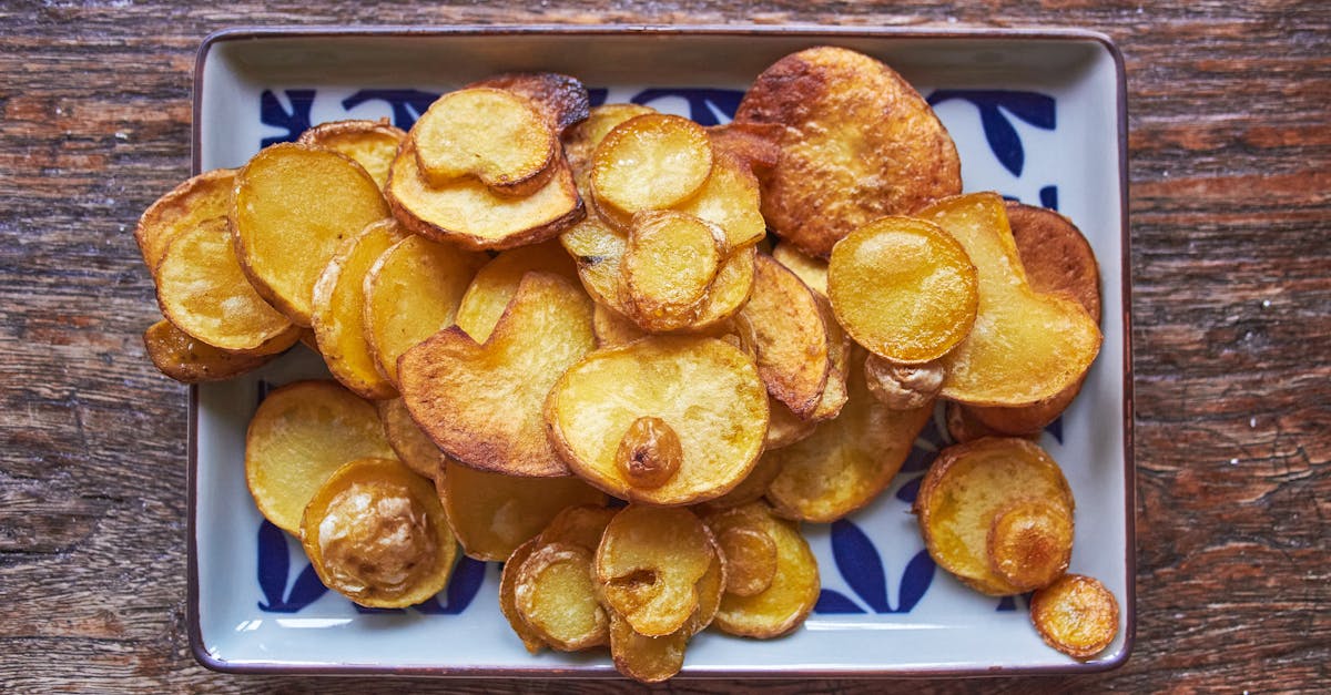 découvrez notre recette de pommes de terre rôties croustillantes, parfaites pour accompagner tous vos plats avec une texture dorée et un goût savoureux.