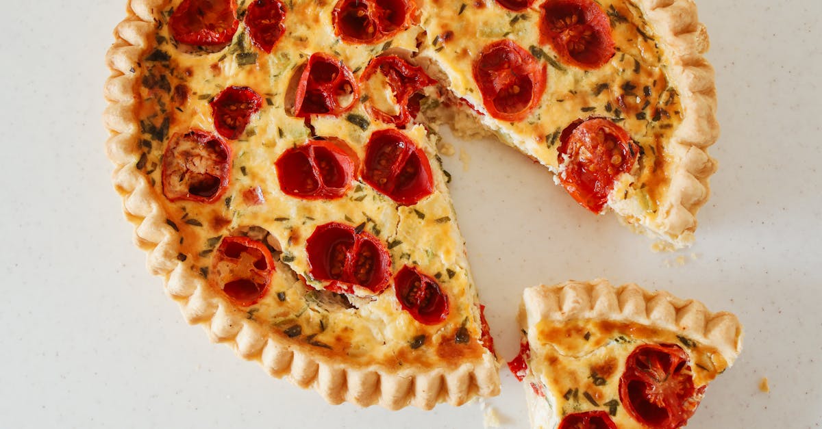 découvrez une quiche sans croûte aux courgettes et au bacon, légère et savoureuse, parfaite pour un repas healthy et gourmand.