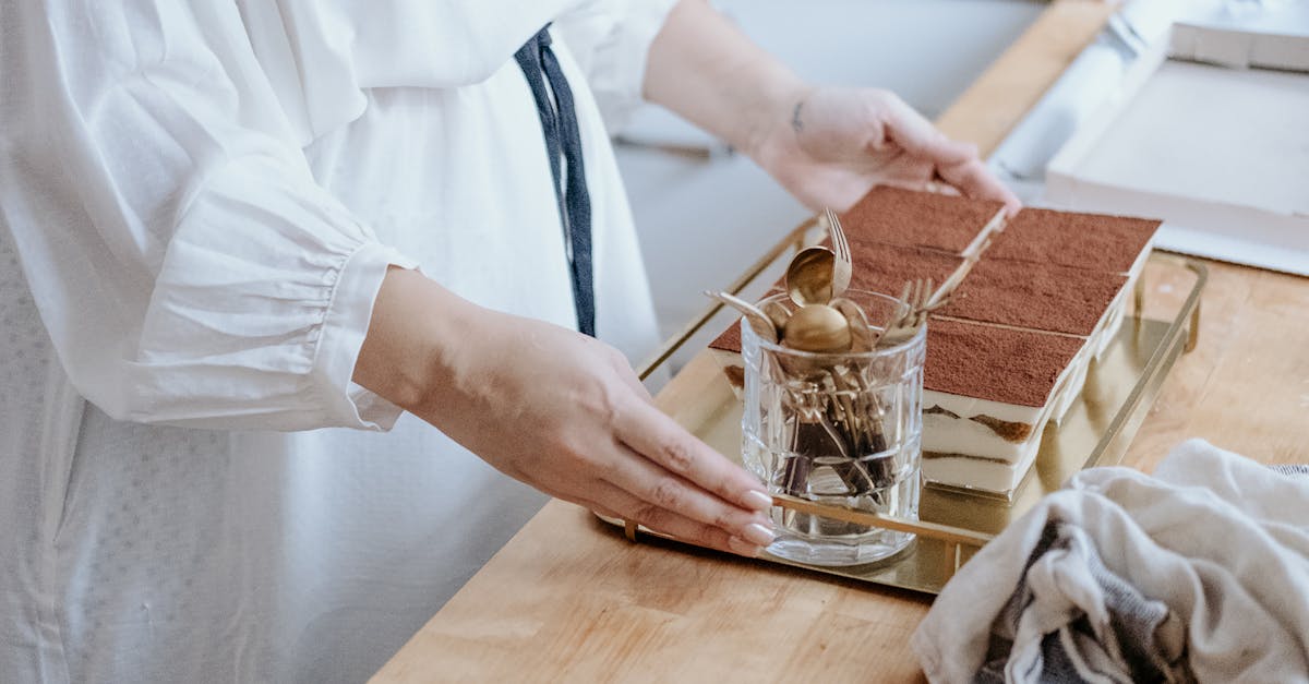 découvrez la recette facile et délicieuse de la crème tiramisu sans œufs, parfaite pour un dessert léger et gourmand.