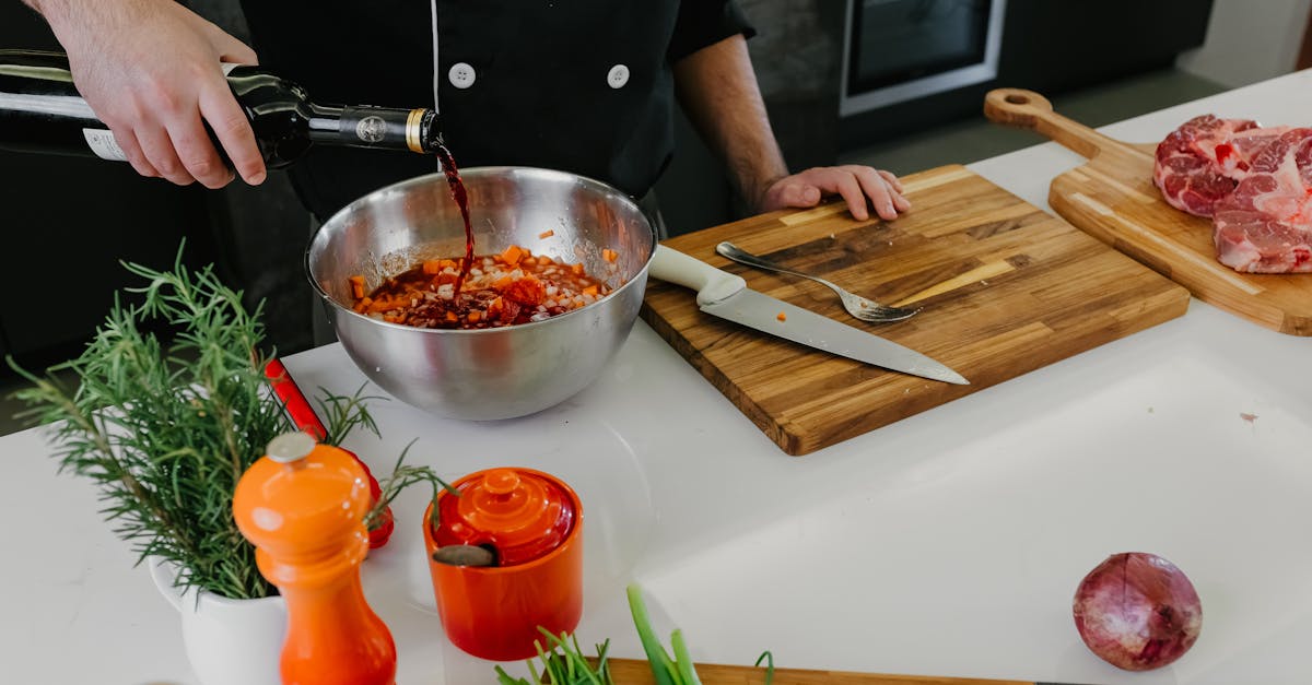 découvrez la recette traditionnelle de la terrine de foie gras, facile à préparer pour un apéritif ou un repas festif exceptionnel.