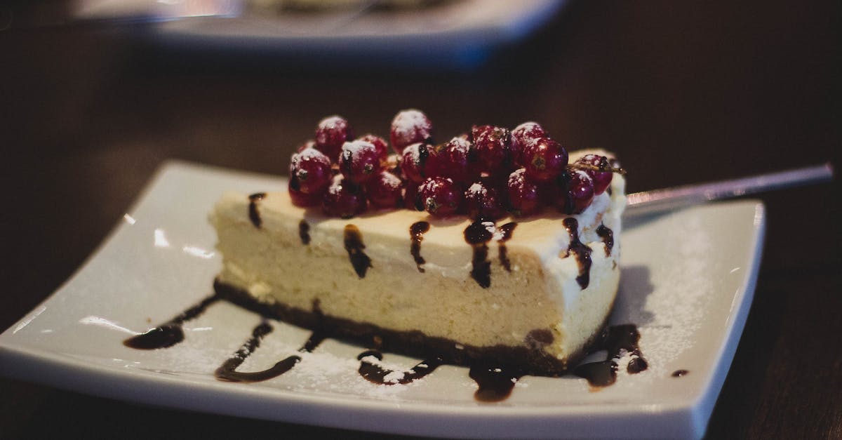 découvrez notre cheesecake au yaourt grec : une recette onctueuse et légère, parfaite pour un dessert gourmand et sain.