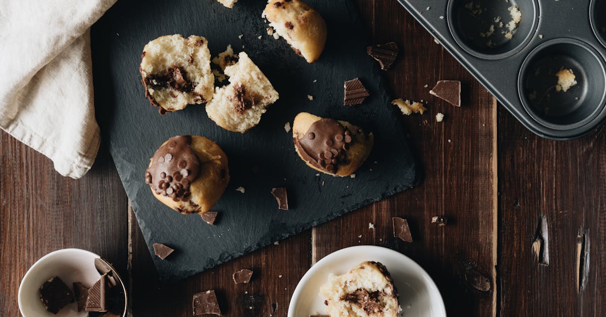 découvrez notre recette facile et saine de muffins au yaourt grec, parfaits pour un petit-déjeuner gourmand et nutritif.