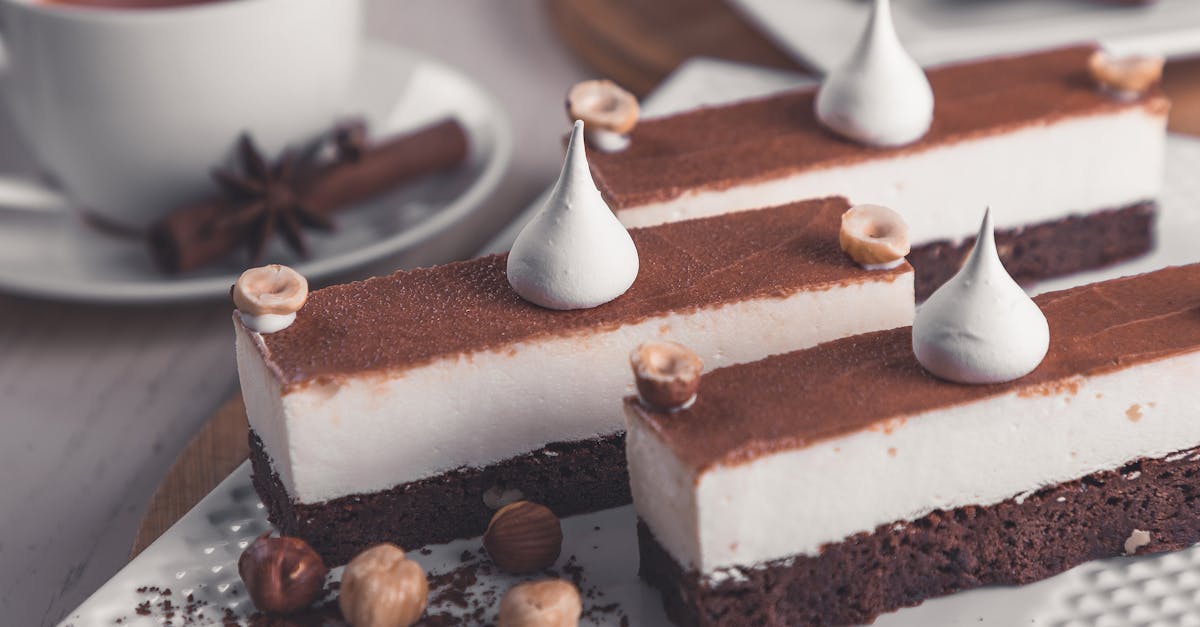 crème pâtissière à la noisette onctueuse et délicieuse, idéale pour garnir vos desserts et pâtisseries maison.