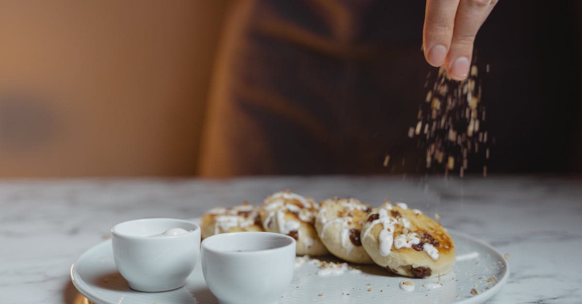 découvrez la recette traditionnelle du kaiserschmarrn, une délicieuse crêpe autrichienne légère et moelleuse, parfaite pour un dessert gourmand ou un goûter réconfortant.