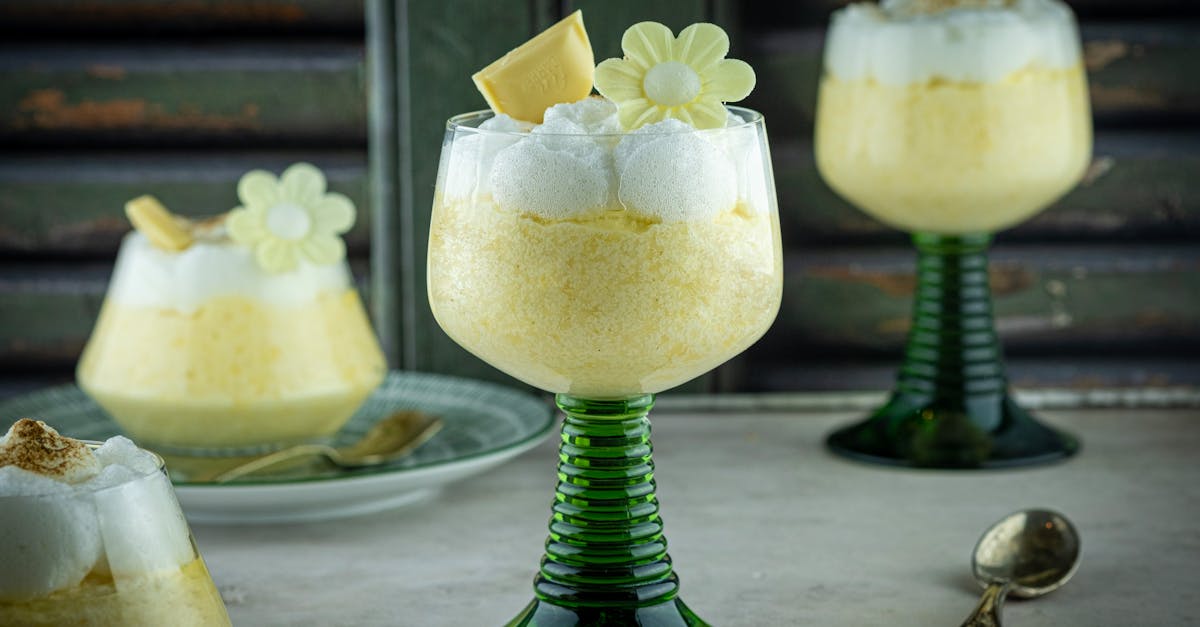 découvrez notre délicieuse crème au citron, parfaite pour apporter une touche fraîche et gourmande à vos desserts.