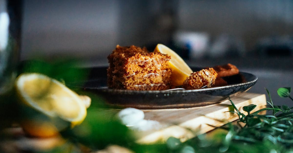 découvrez le lemon magic cake, un dessert magique au citron qui se transforme en trois couches délicieuses et fondantes en une seule préparation.