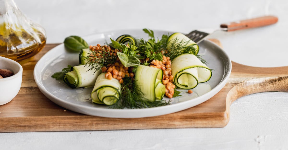 découvrez notre salade de courgettes marinées, une recette fraîche et savoureuse idéale pour un repas léger et plein de saveurs méditerranéennes.