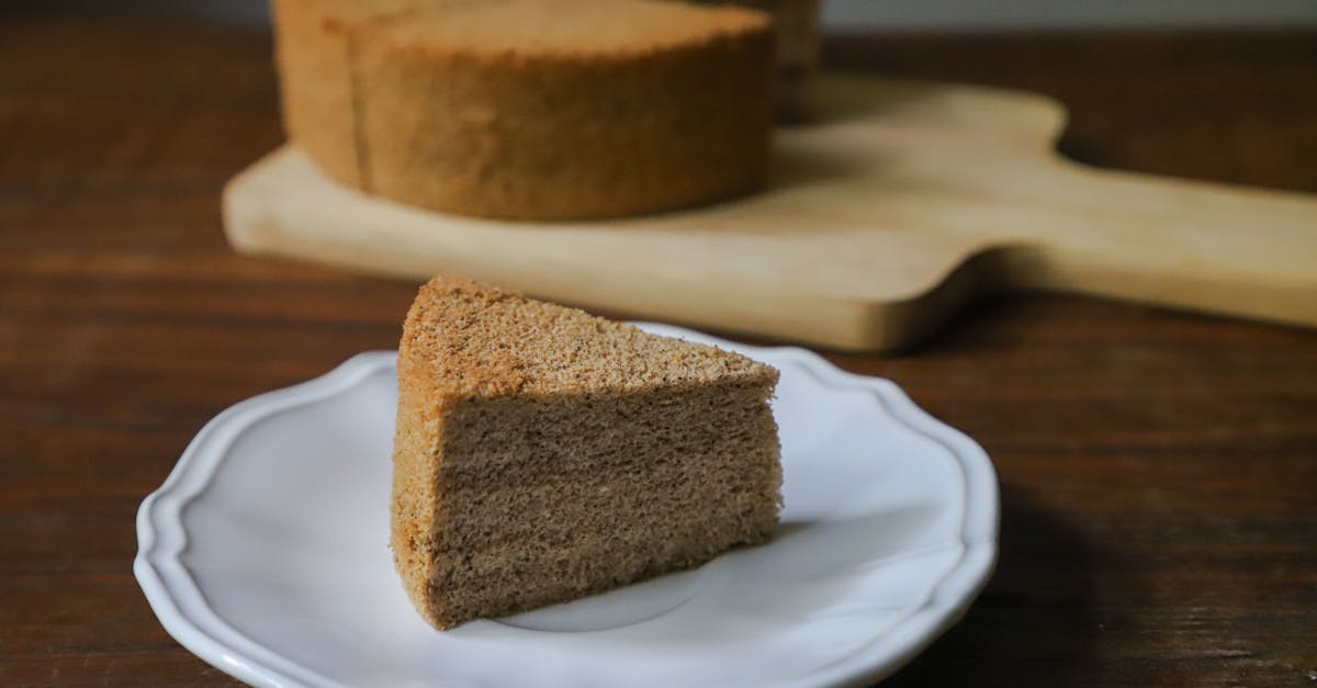 découvrez notre délicieuse tranche de milk cake, un gâteau moelleux et crémeux parfait pour toutes les occasions.