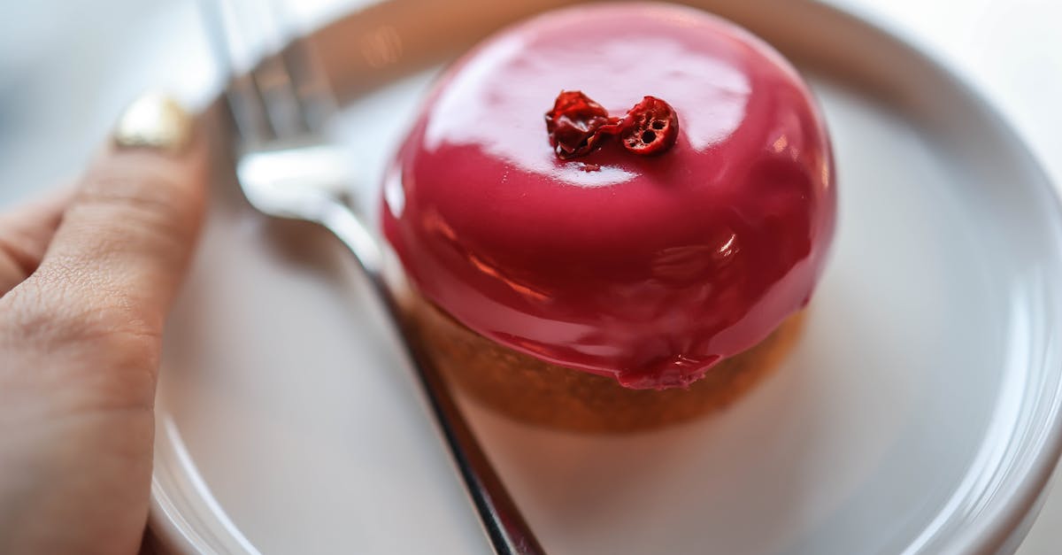 découvrez notre gamme de glaçures neutres, idéales pour sublimer vos créations culinaires avec une finition élégante et délicate.