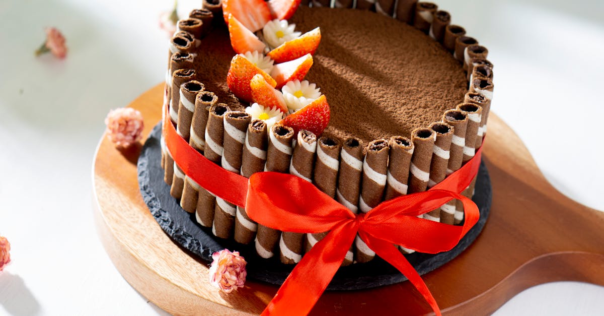 découvrez notre recette facile de gâteau au chocolat et spéculoos sans cuisson, alliant douceur et gourmandise pour un dessert rapide et délicieux.