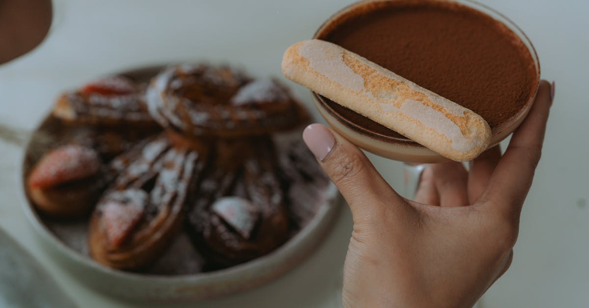 découvrez notre recette facile et délicieuse de tiramisu au nutella, un dessert gourmand qui ravira tous les amateurs de chocolat et de café.