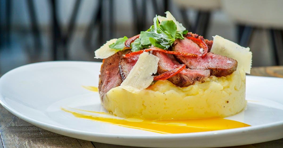 découvrez une recette facile et savoureuse de purée de pommes de terre au parmesan, parfaite pour accompagner vos plats et régaler toute la famille.