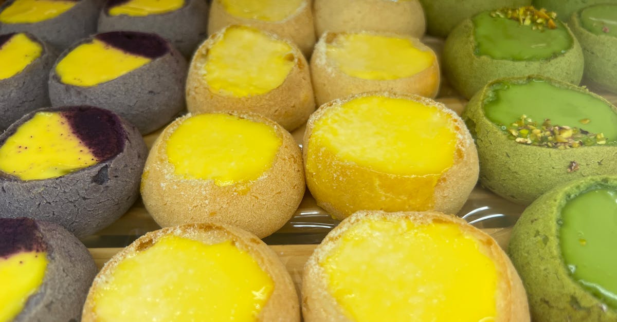 découvrez notre recette délicieuse de pâte feuilletée à la crème et aux poires, parfaite pour un dessert gourmand et facile à préparer.