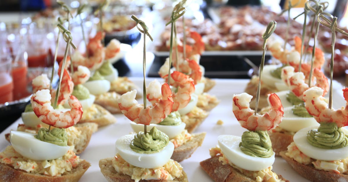 découvrez nos brochettes de crevettes à la pistache, une recette savoureuse et originale qui allie la délicatesse des crevettes à la gourmandise des pistaches.