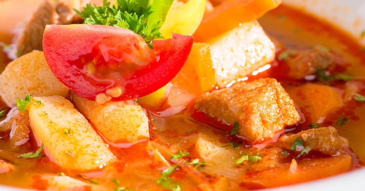 découvrez notre recette savoureuse de ragoût de porc, un plat réconfortant et riche en saveurs, parfait pour un repas convivial en famille.