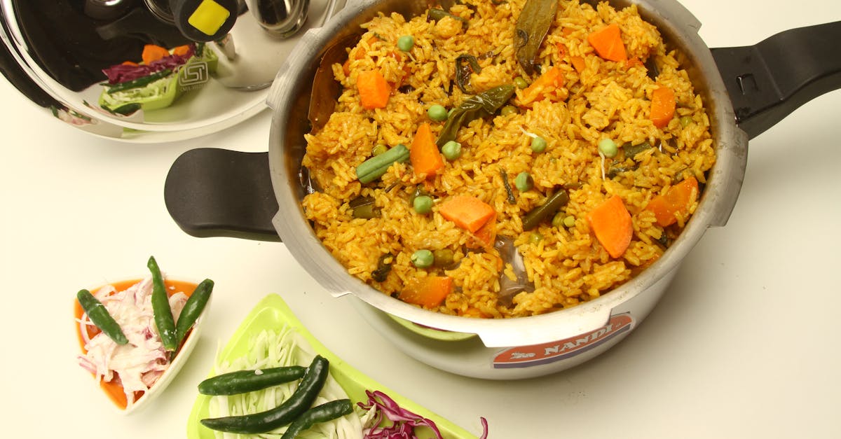 découvrez une recette rapide et savoureuse de chou vert cuisiné à l'autocuiseur pour un plat sain et délicieux.