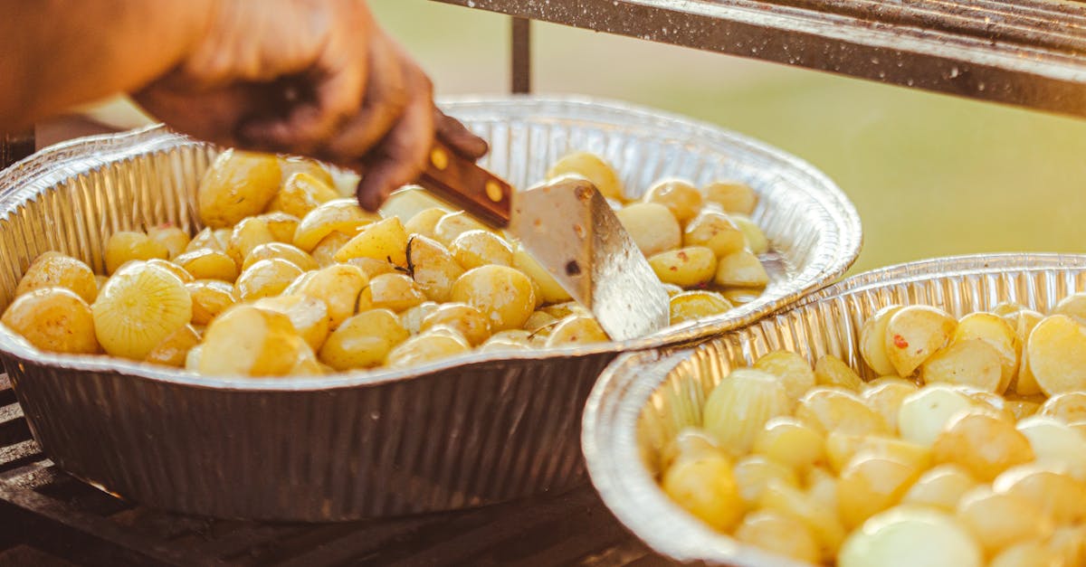 découvrez une recette savoureuse de pommes de terre sautées aux oignons, croustillantes à souhait et pleines de goût, idéale en accompagnement de vos plats préférés.