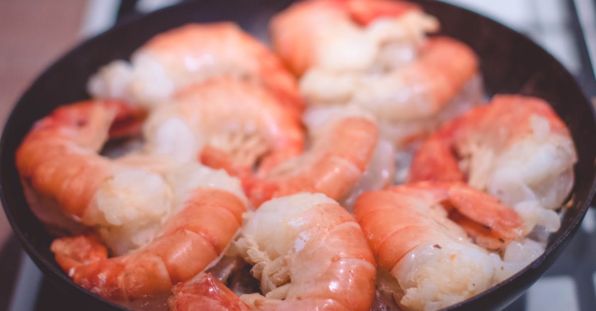 découvrez une recette délicieuse de crevettes au vin blanc, simple à préparer et parfaite pour un repas savoureux et raffiné.