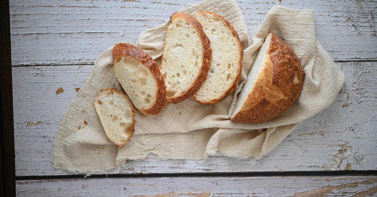 découvrez comment préparer et entretenir un levain naturel pour réussir vos pains au levain maison avec une texture et un goût authentiques.