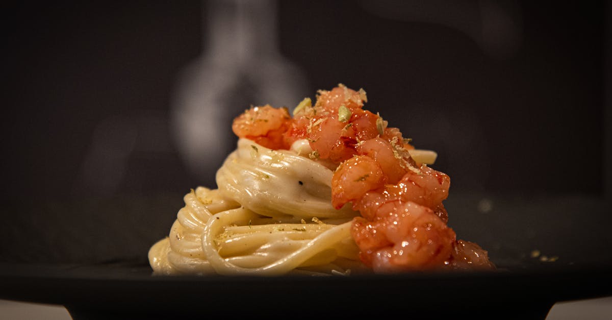 Accueil 11 découvrez tout sur les bucatini, une pâte italienne traditionnelle en forme de longs tubes creux, parfaite pour des recettes savoureuses et authentiques.