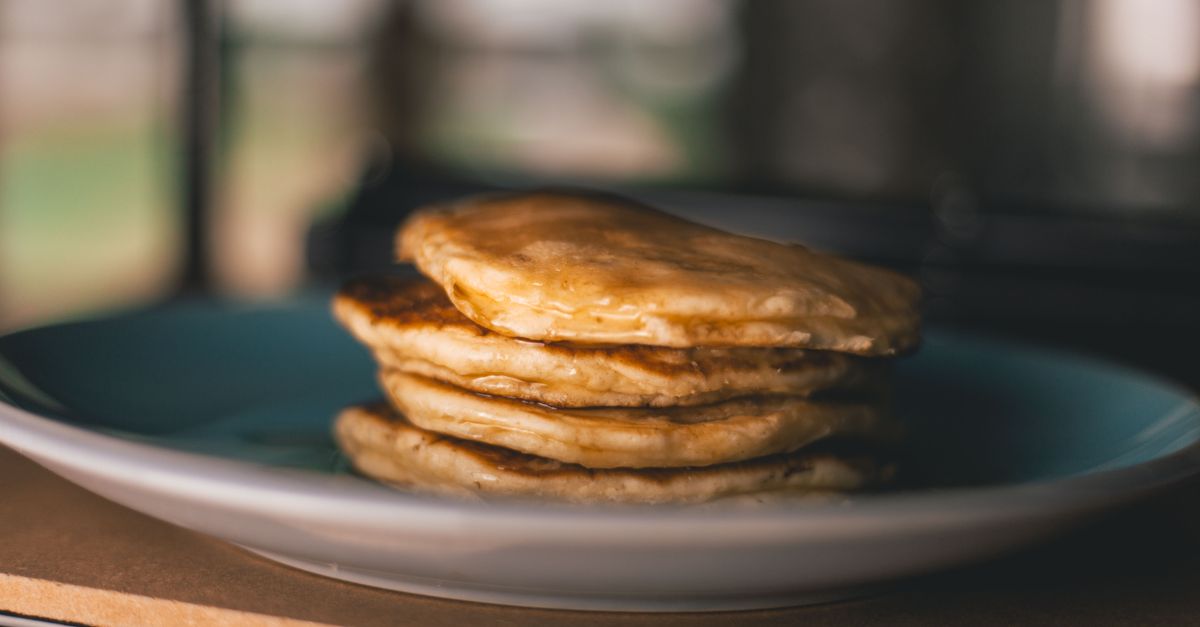 découvrez une délicieuse recette de pancakes aux pommes, parfaite pour un petit-déjeuner gourmand et facile à réaliser.